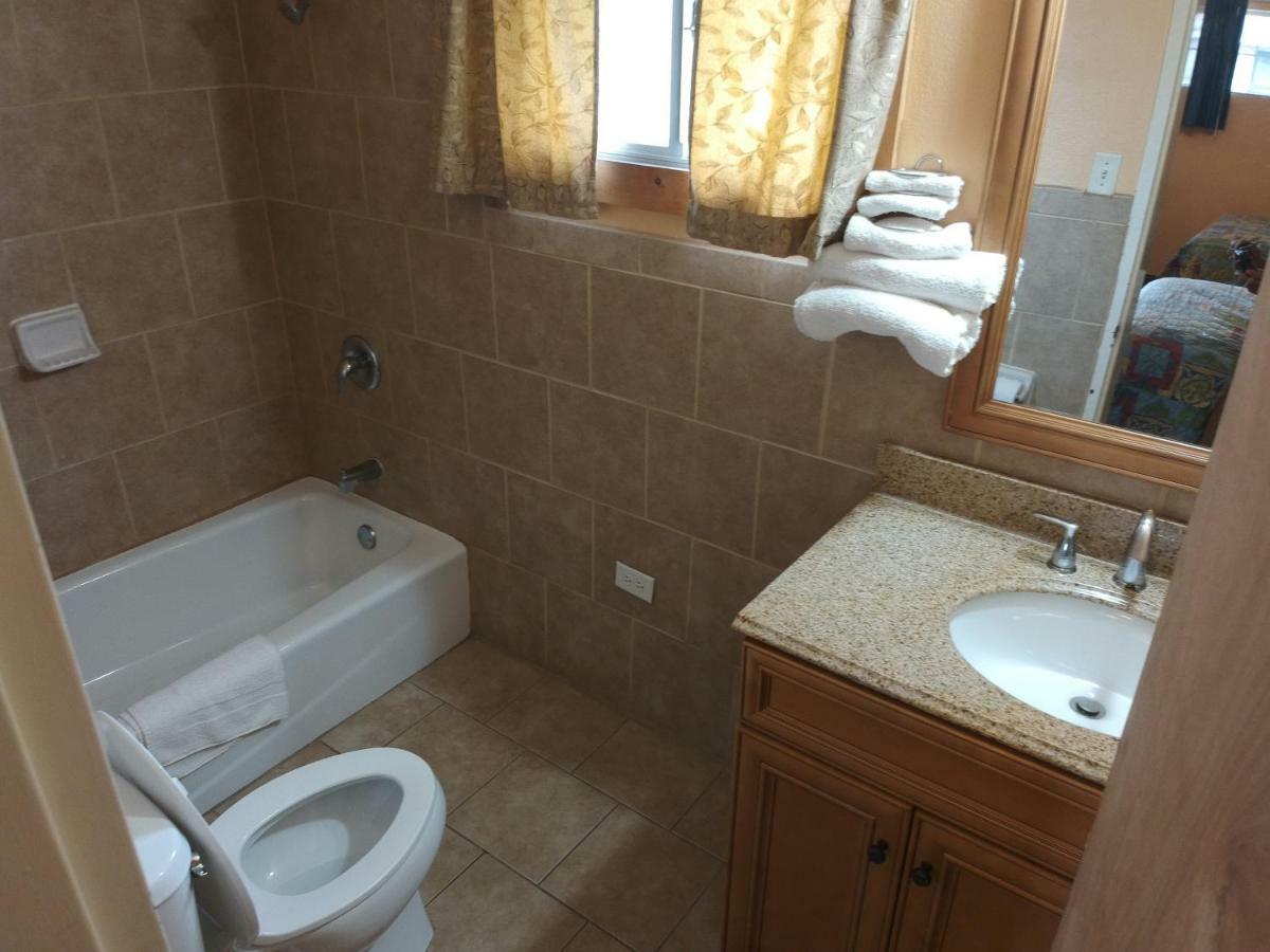 Encino Motel Плезънтън Екстериор снимка