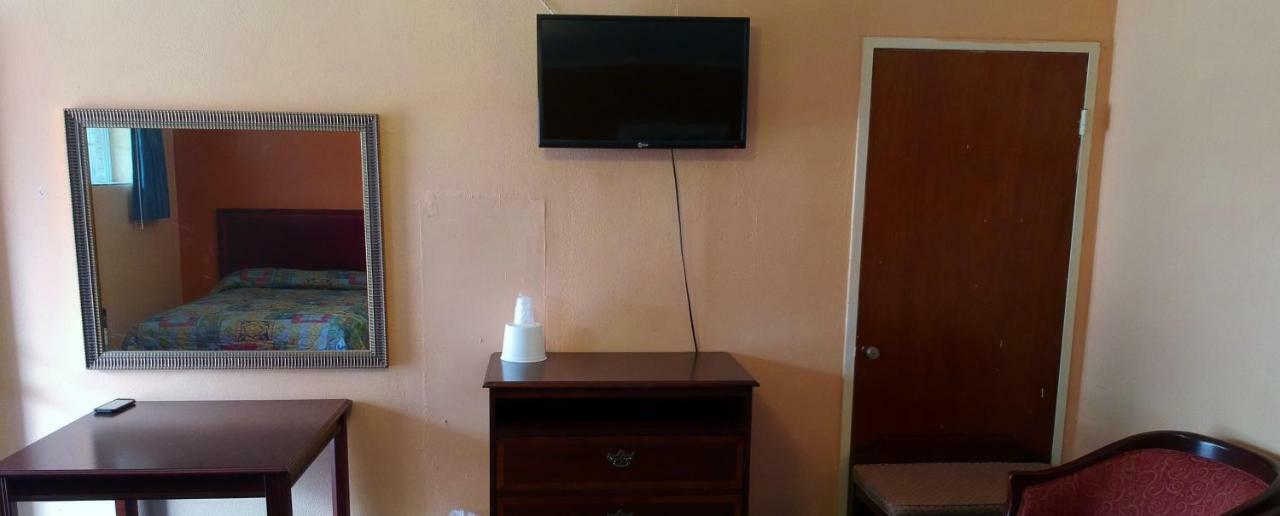 Encino Motel Плезънтън Екстериор снимка